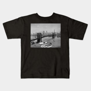 Brooklyn Bridge & New York Skyline, 1920. Vintage Photo Kids T-Shirt